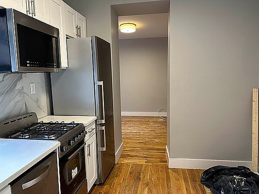 3rd image of 1569 Lex Ave #18