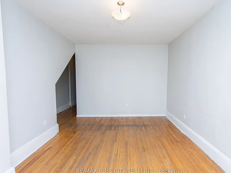 682 Bathurst St #2 — Photo 3