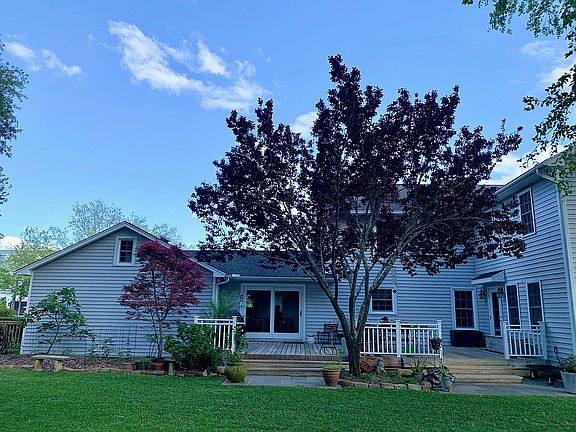 Exterior View - Rear