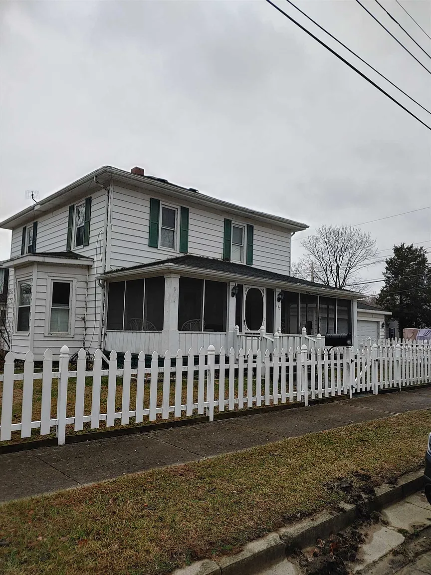 117 E Winfield St photo 1