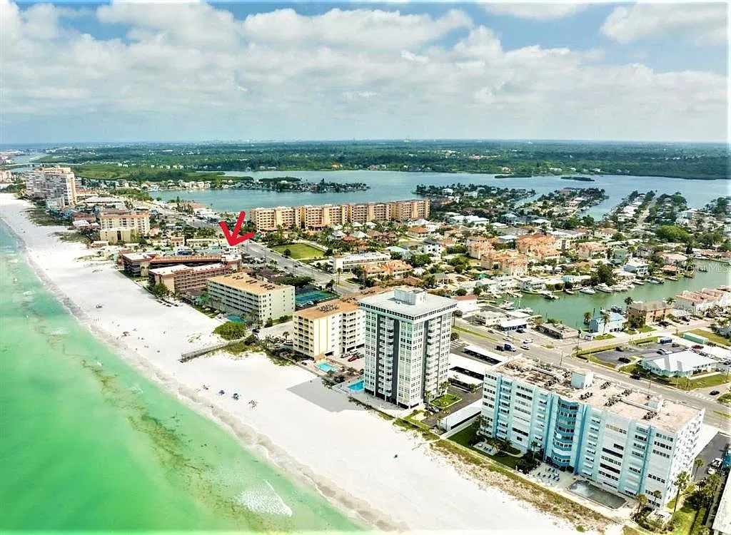 1 bed, 1.0 bath, 440 sqft, $1,600 — Photo 2