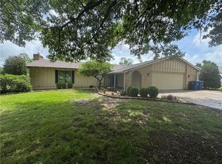 906 S Denman Ave, Chanute, KS 66720