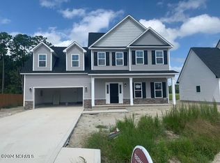 831 Cooke Dr, Hubert, NC 28539