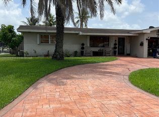 8230 NW 15th St, Pembroke Pines, FL 33024