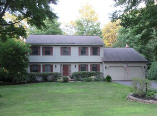 41 Berkshire Dr W, Clifton Park, NY 12065
