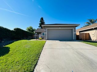 930 Elk Hills Dr, Galt, CA 95632