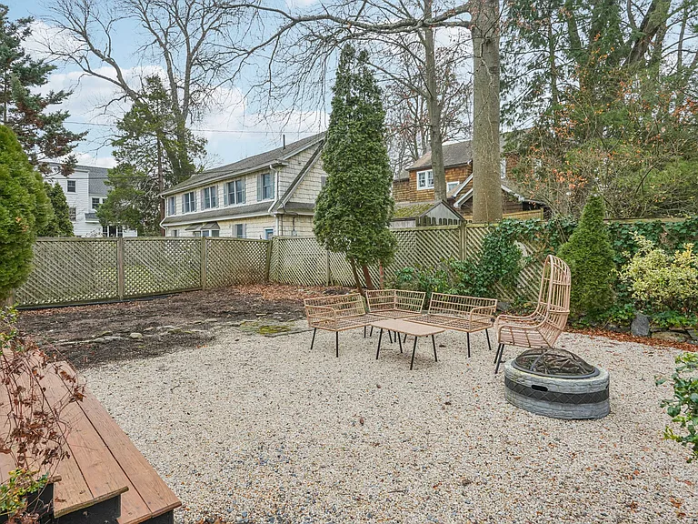 9 Oakwood Ave — Photo 40