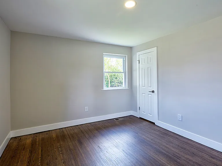 1038 E Mount Pleasant Ave — Photo 19