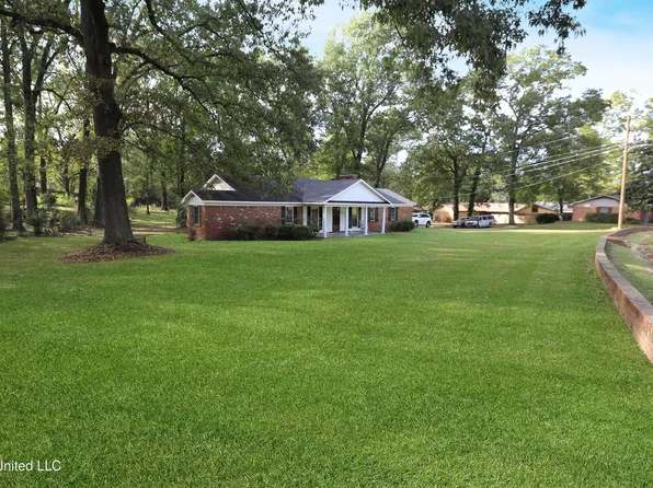 1402 Shady Glen Dr, Clinton, MS 39056