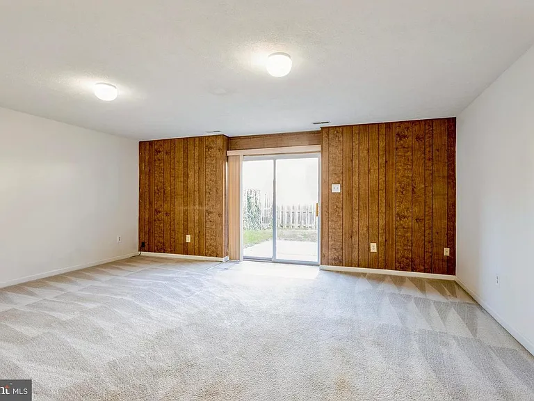 8 Tatler Pl — Photo 36