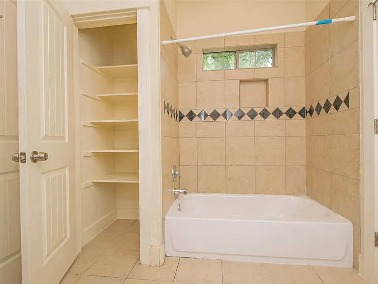 5405 Avenue H #A — Photo 8