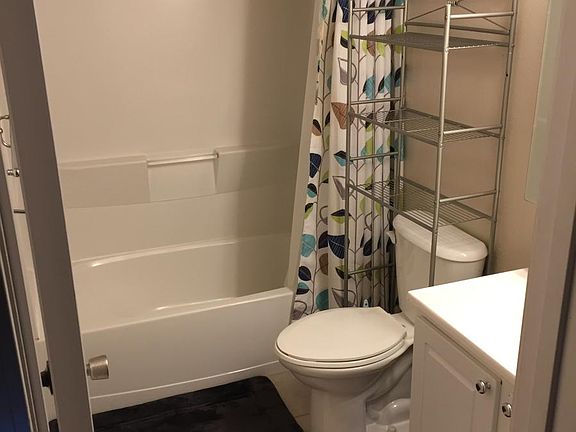 5th image of 2807 Pembroke Ln #21A