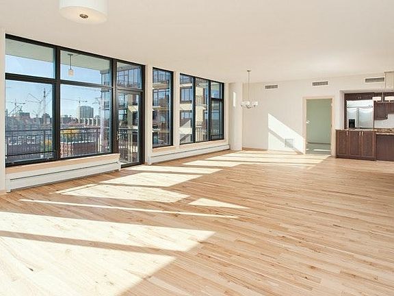5th image of 1120 2nd St S #1002