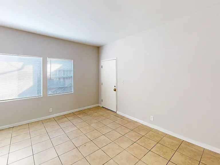 4th Street Apartments...Gorgeous Newly Remodeled Apartments...Great Location! CALL NOW! — Photo 10