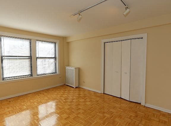 5th image of 739 W Belmont Ave APT 303