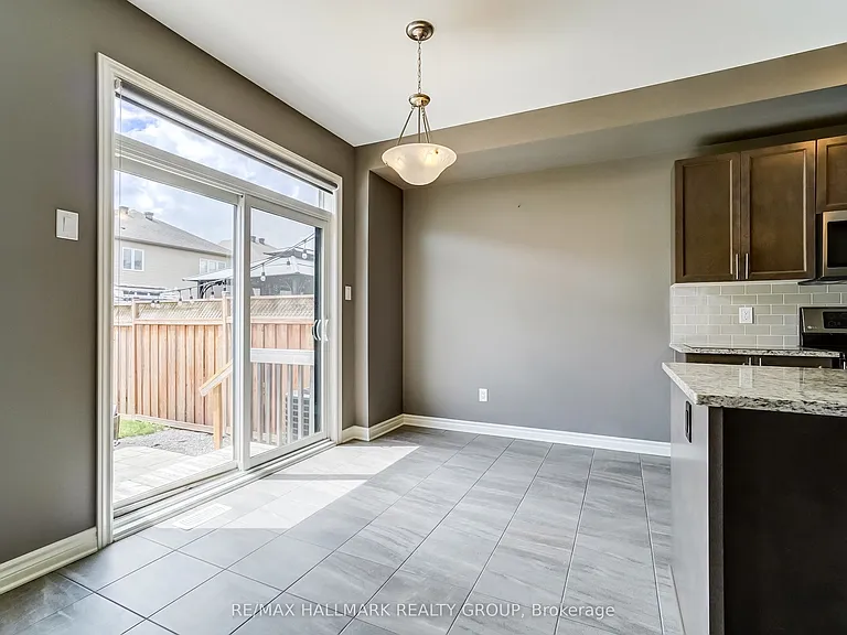 1110 Beckett Cres — Photo 12