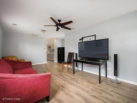 3rd image of 15709 Lexington Ave
