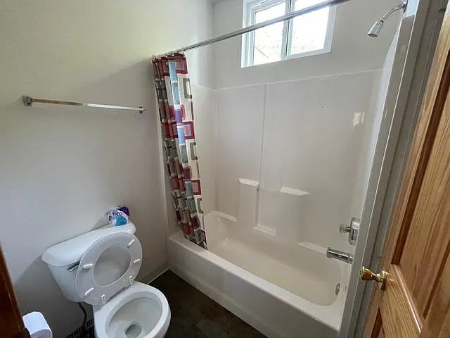 5 bed, 1100 sqft, $1,525 — Photo 4