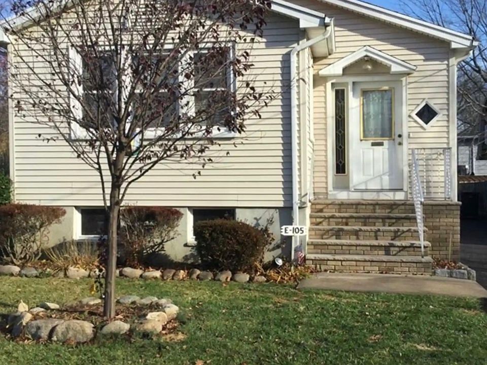 1st image of 105 Prospect St