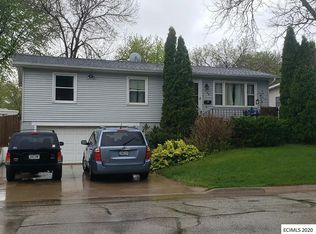 104 17th St SE, Dyersville, IA 52040