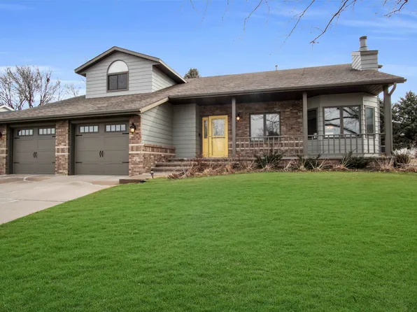 3111 Country Club Ln, Kearney, NE 68845