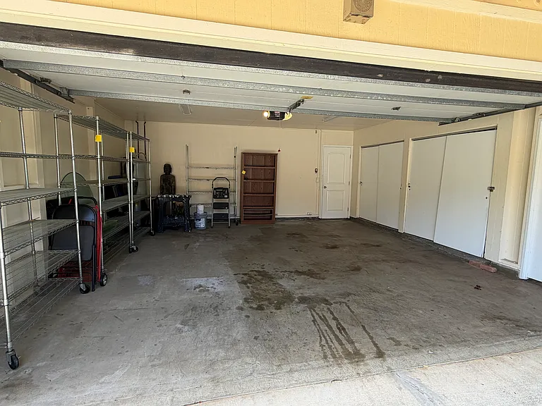 305 Halaki St — Photo 16