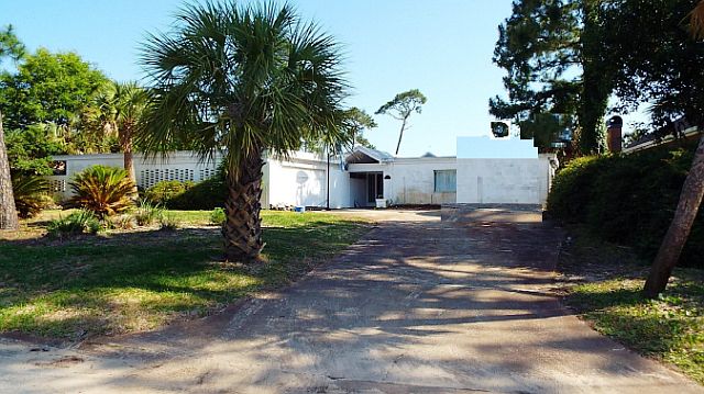 1st image of 21 Bayshore Dr