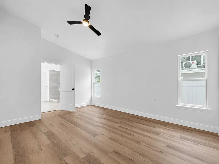 3811 Huntington St NE — Photo 19
