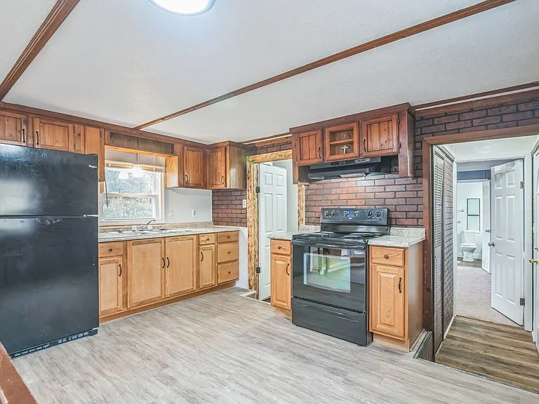 7601 Magnolia Dr — Photo 10