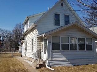 1816 J St SW, Cedar Rapids, IA 52404