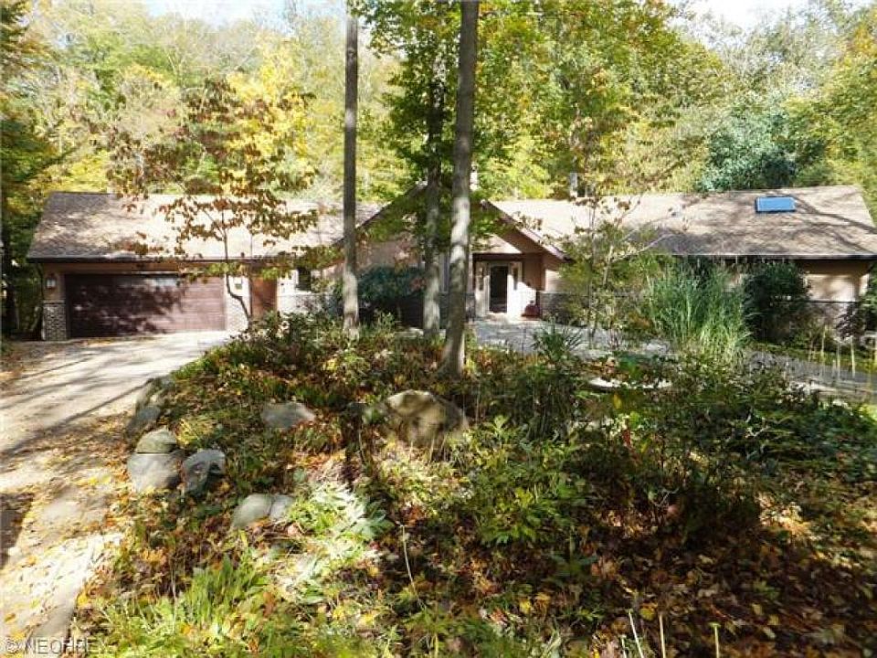 1st image of 3377 Fox Run Dr
