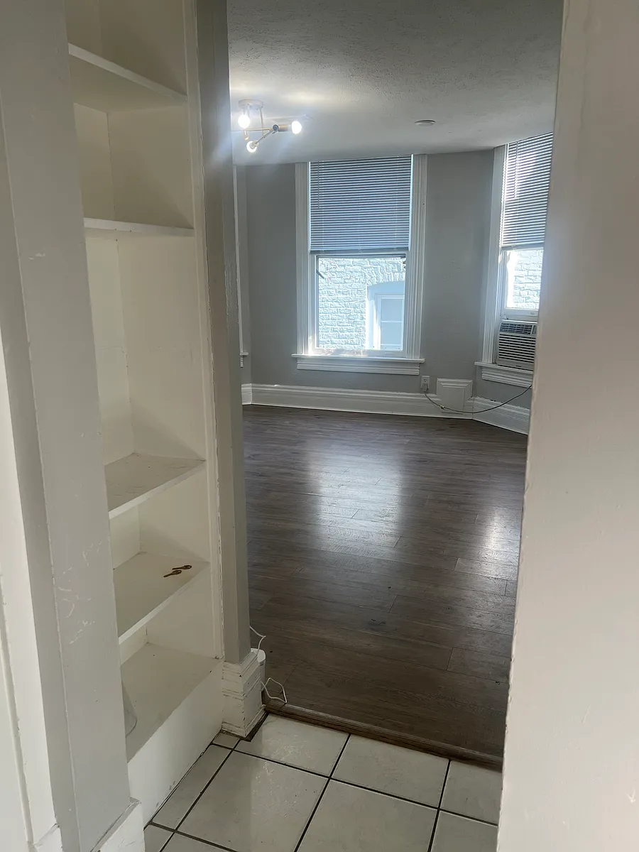 Building Photo - 1122 S 32nd St #3