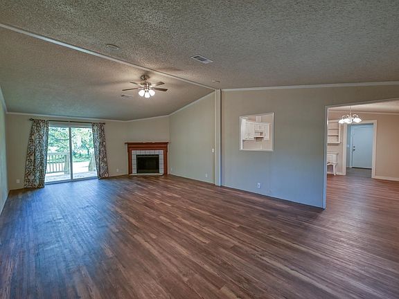 3rd image of 612 Hamilton Creek Dr