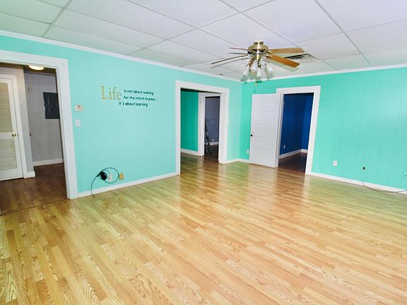 3rd image of 72 Lakeview Dr #1