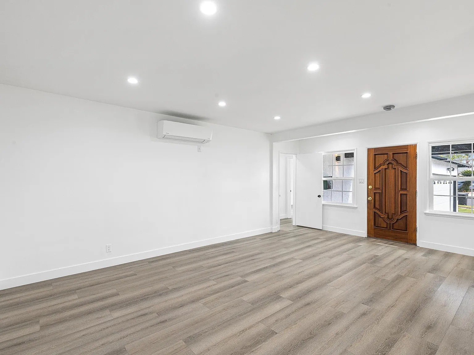 4 bed, 1572 sqft, $4,500 — Photo 4