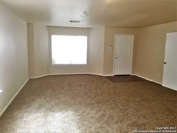 3rd image of 7810 Cortland Oak