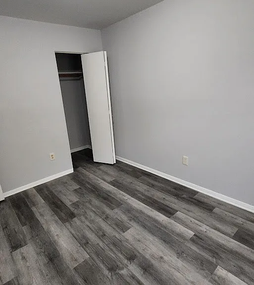 237 Alymer Ct — Photo 13