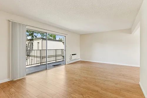 Oak Lane 960 Photo 1
