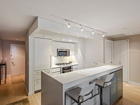 2nd image of 50 Franklin St APT 6E