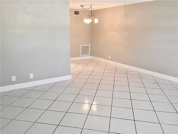 4th image of 2701 Middle River Dr APT 20