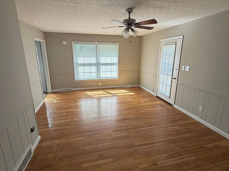 747 Mooreland Dr — Photo 11