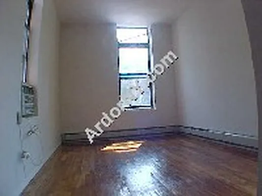 Rented by ArdorNY | media 18