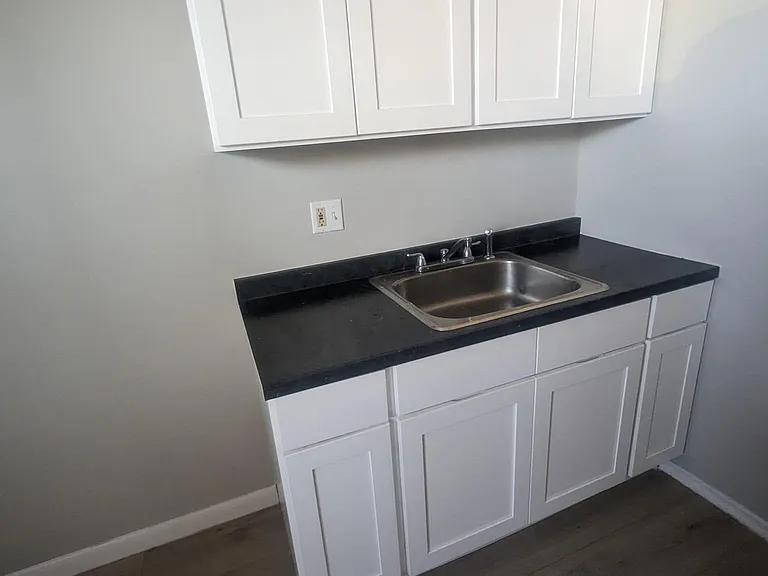 220 Glen Haven Rd #B — Photo 2
