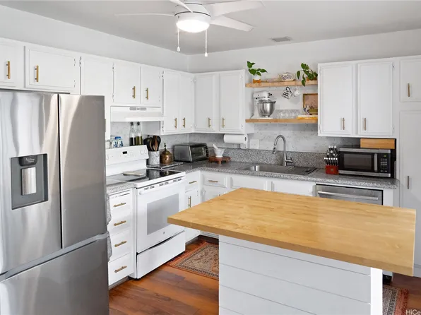 1130 Wainiha St APT B, Honolulu, HI 96825