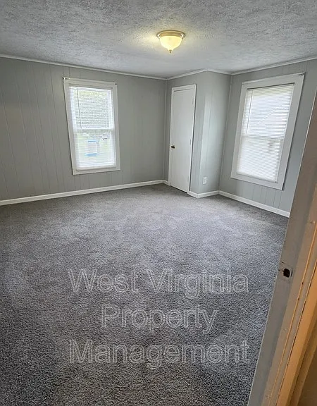 242 Riffe St — Photo 8