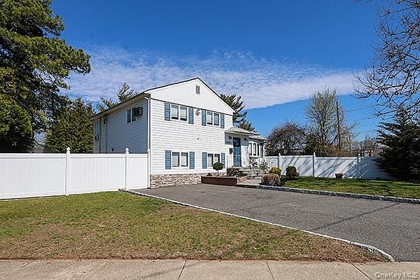 1st image of 1084 Hicksville Road