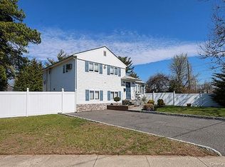 1084 Hicksville Rd, Seaford, NY 11783