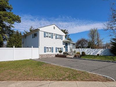 1084 Hicksville Road, Seaford, NY, 11783