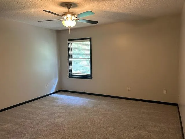 2 bed, 1360 sqft, $1,800 — Photo 4