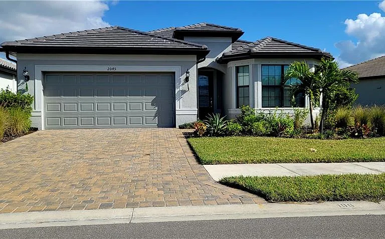 2045 Yellowfin Cir W — Photo 2